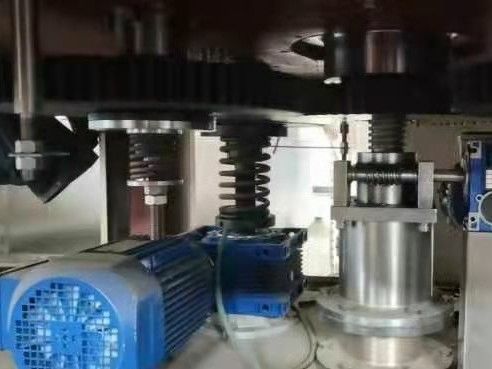 Rotary Inline Capping Machine Wine Bottle Screw Capping Machine